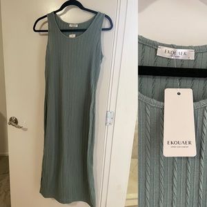 Green ribbed maternity dress